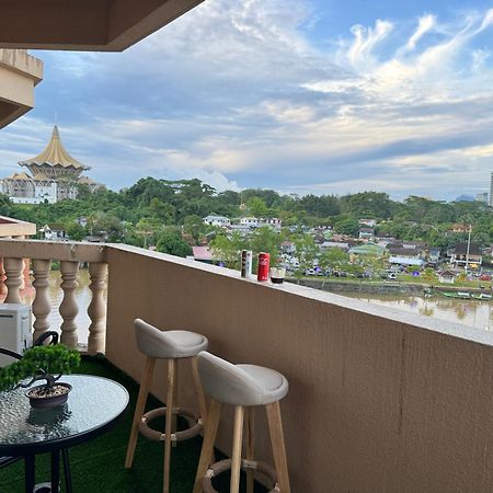 קוצ'ינג Riverview Home @Waterfront Kch מראה חיצוני תמונה