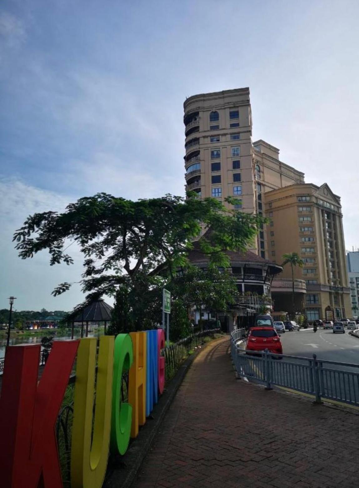 קוצ'ינג Riverview Home @Waterfront Kch מראה חיצוני תמונה